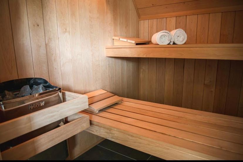 Beach Bungalow Хеллевутслёйс Экстерьер фото